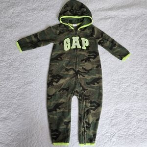 Baby Gap Fleece Hooded One-Piece Camouflage Pattern 18-24 Months